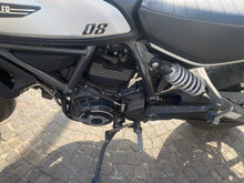 Carica l'immagine nel visualizzatore di Gallery, DUCATI SCRAMBLER 800 ICON DARK - 2021 - KM 23352