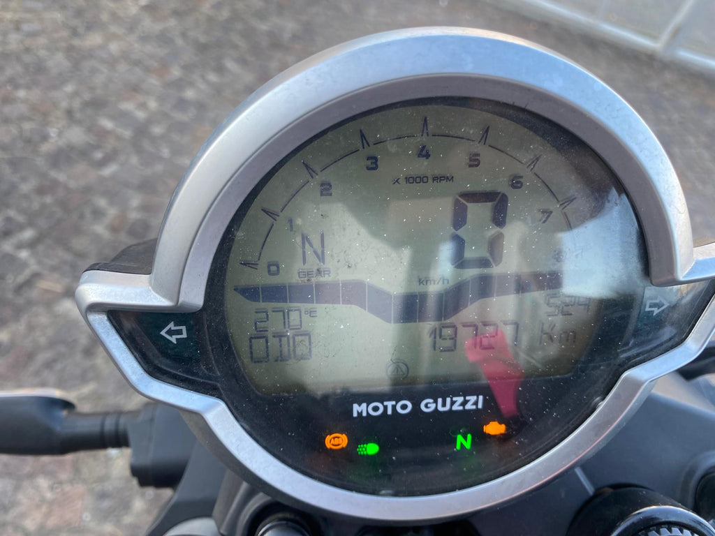 MOTO GUZZI V7 STONE - 2021 - KM 19727
